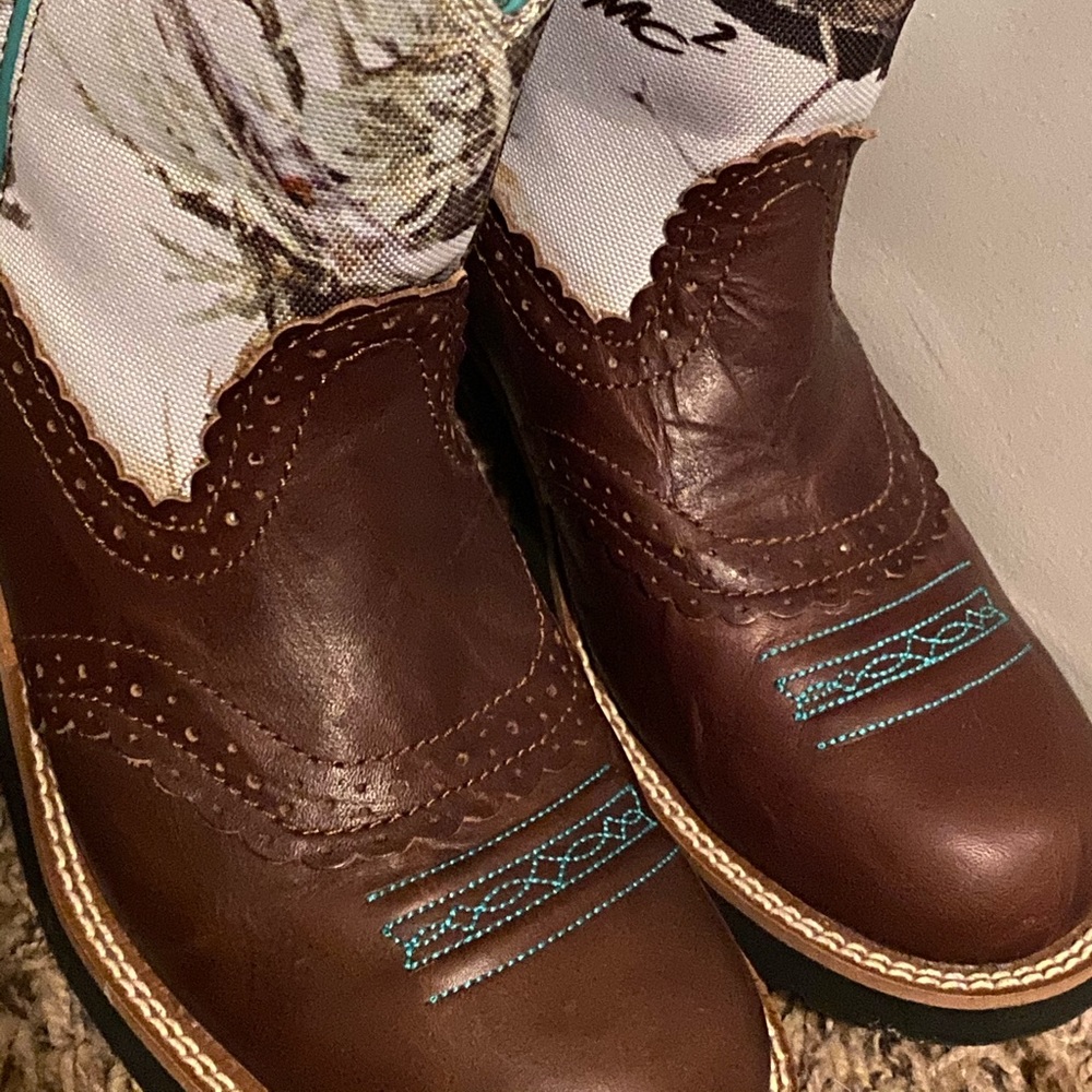 Ariat Low Rose Cowgirl Boots